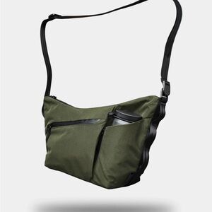 NWT Alpaka Flow Satchel 4L - Green Crossbody Bag - A2